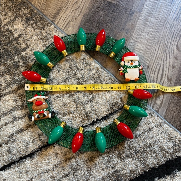 Christmas wreath reindeer penguin homemade handmade red green light bulbs 14” - Picture 6 of 6
